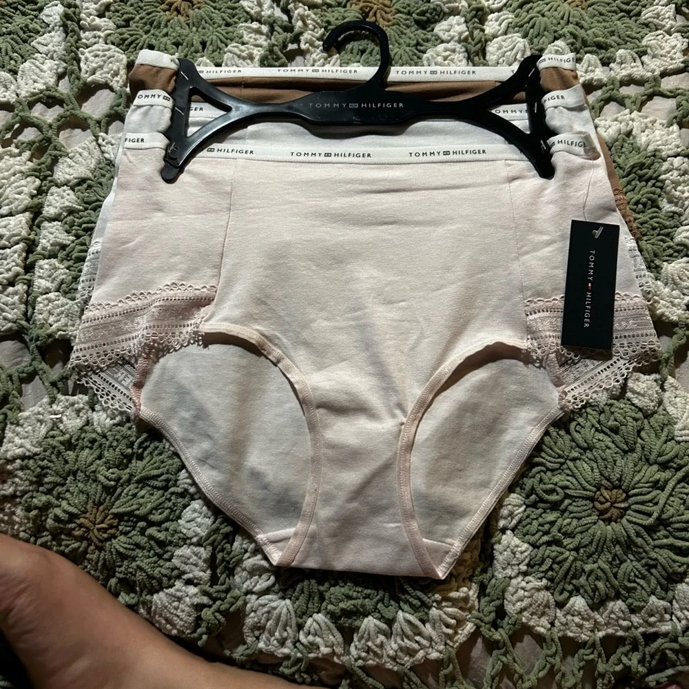 Tommy Hilfiger 3pk neutral brief Panties with Lace Trim - Picture 1 of 8